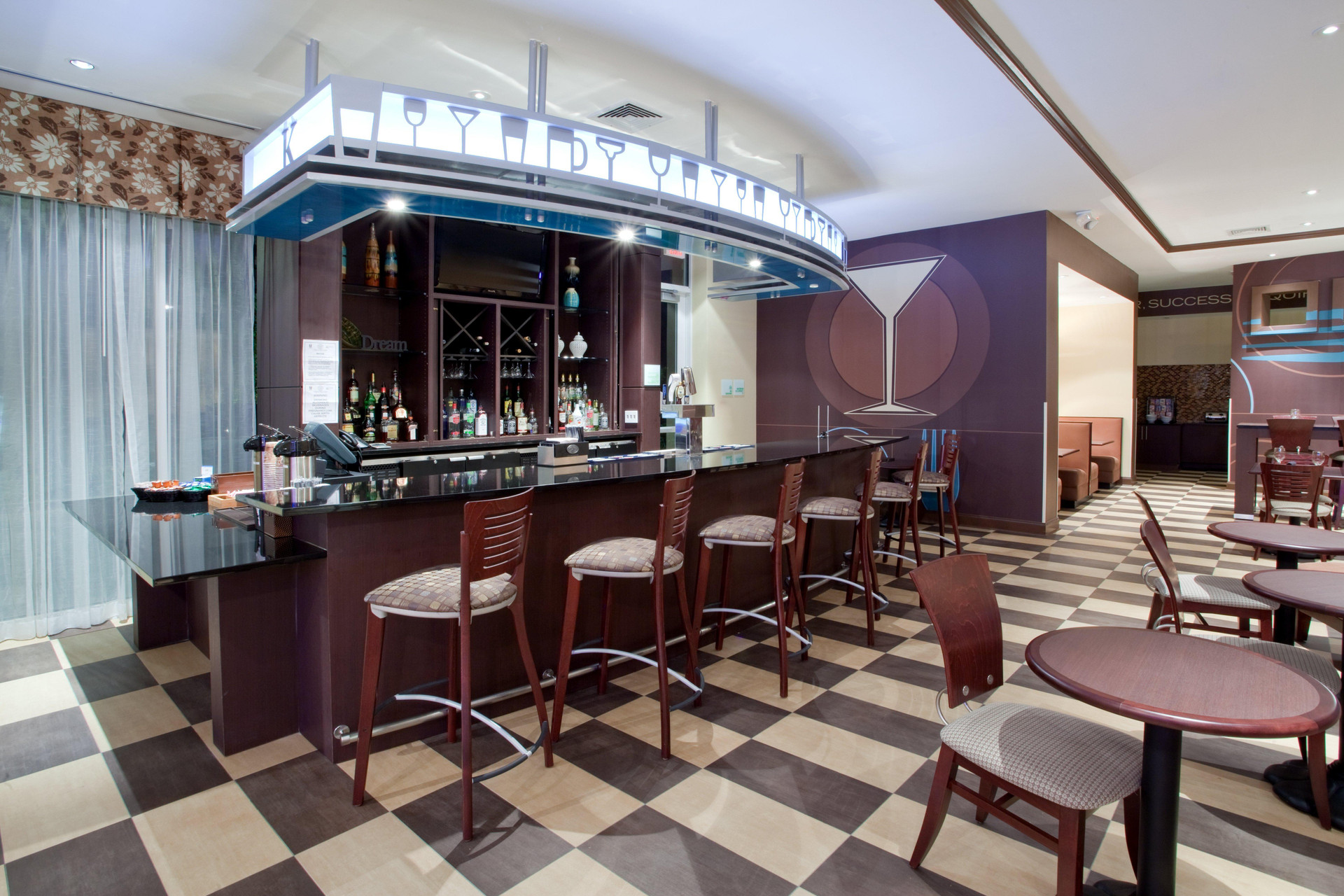 Bar/Salón Holiday Inn Macon North by IHG