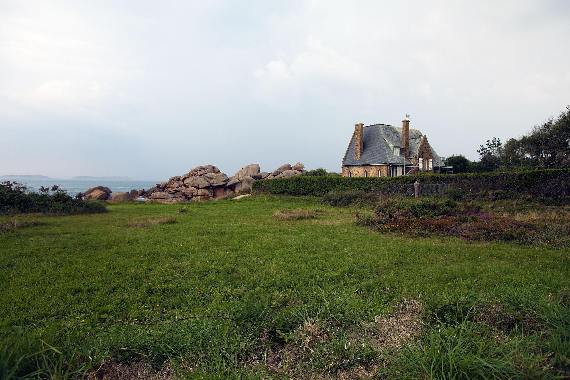 Comodidades del Alojamiento BRIT HOTEL Confort Lannion Centre Gare