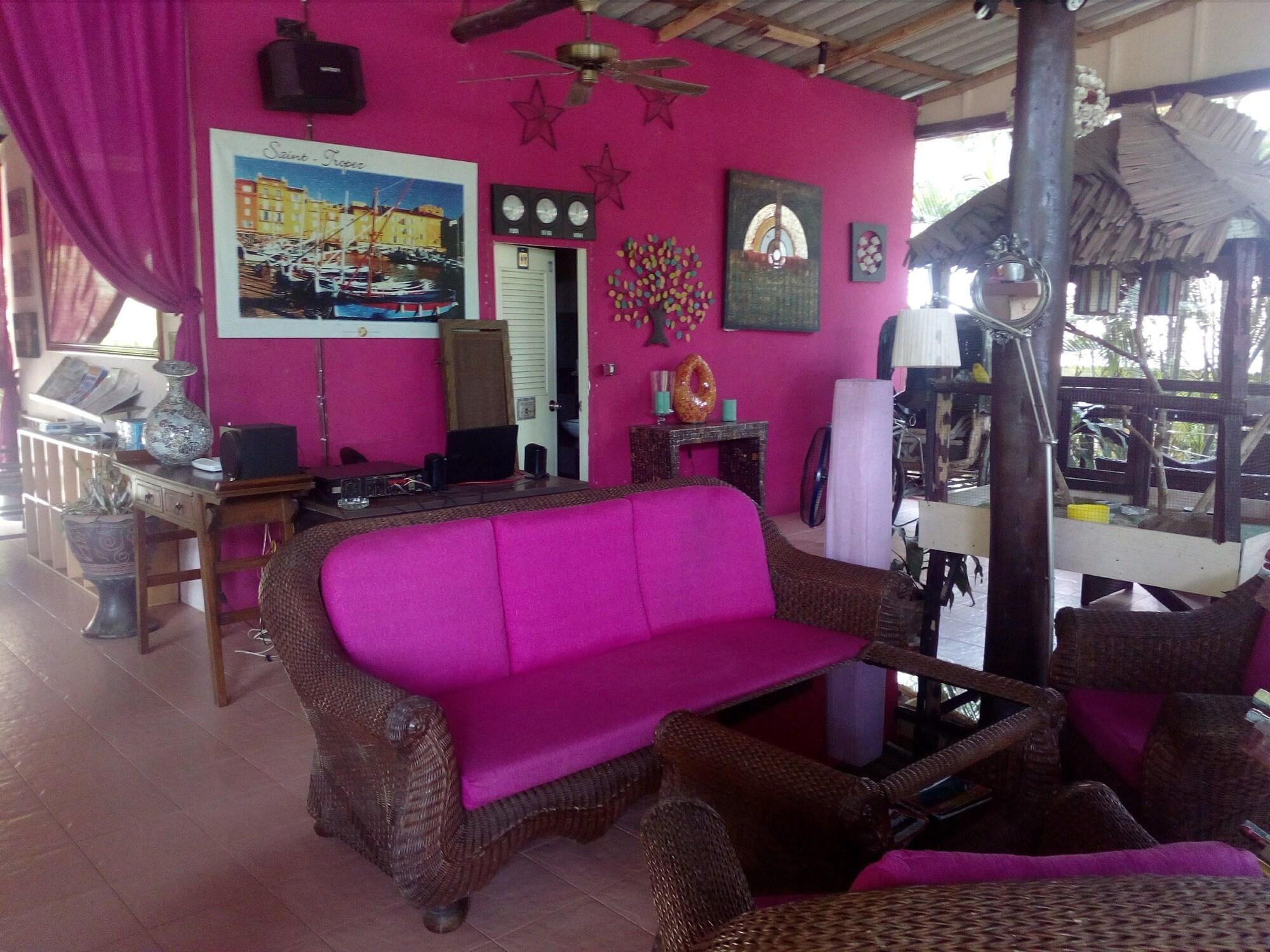 Vista Lobby Saint Tropez Resort