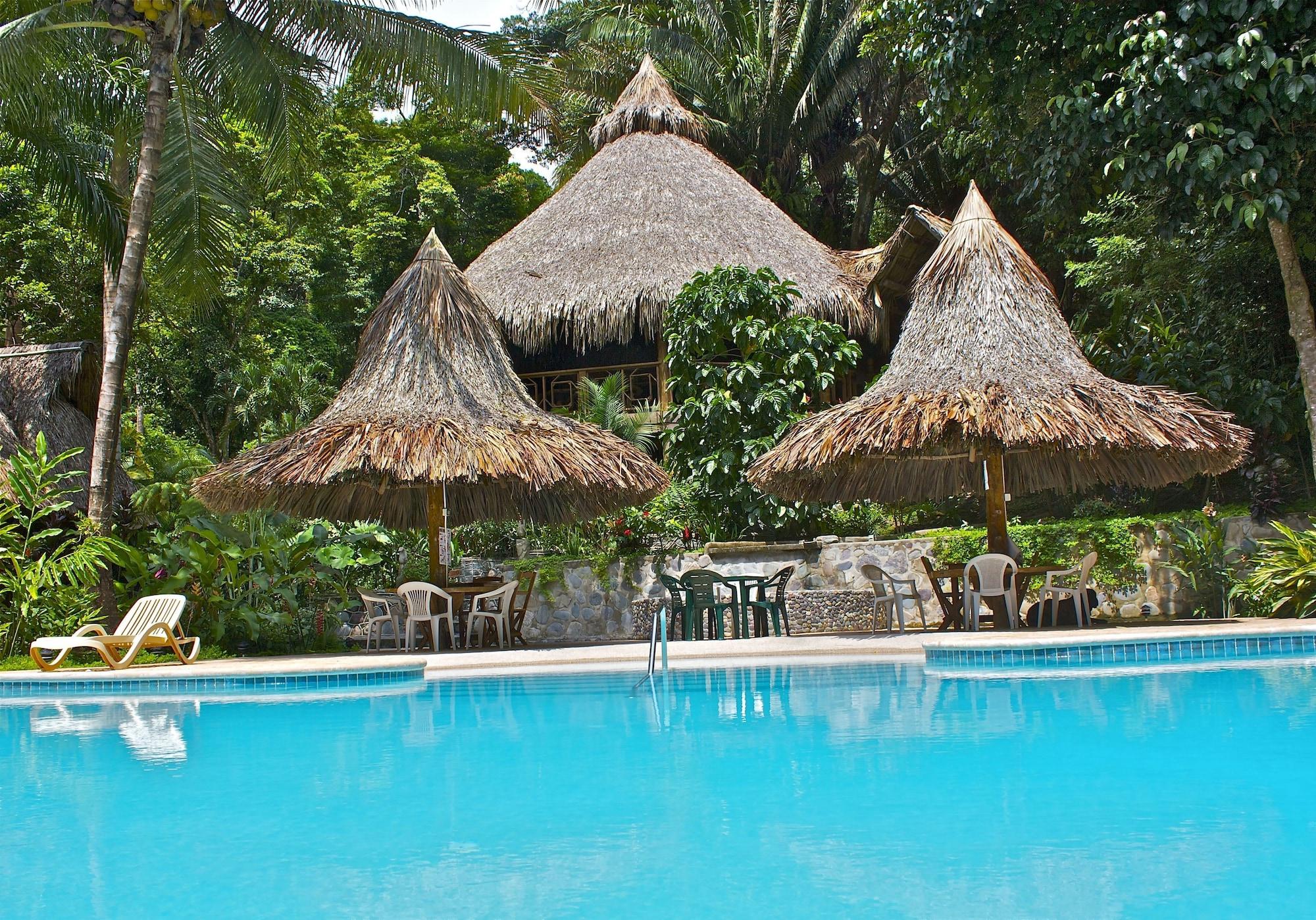 Vista Piscina Villas Pico Bonito