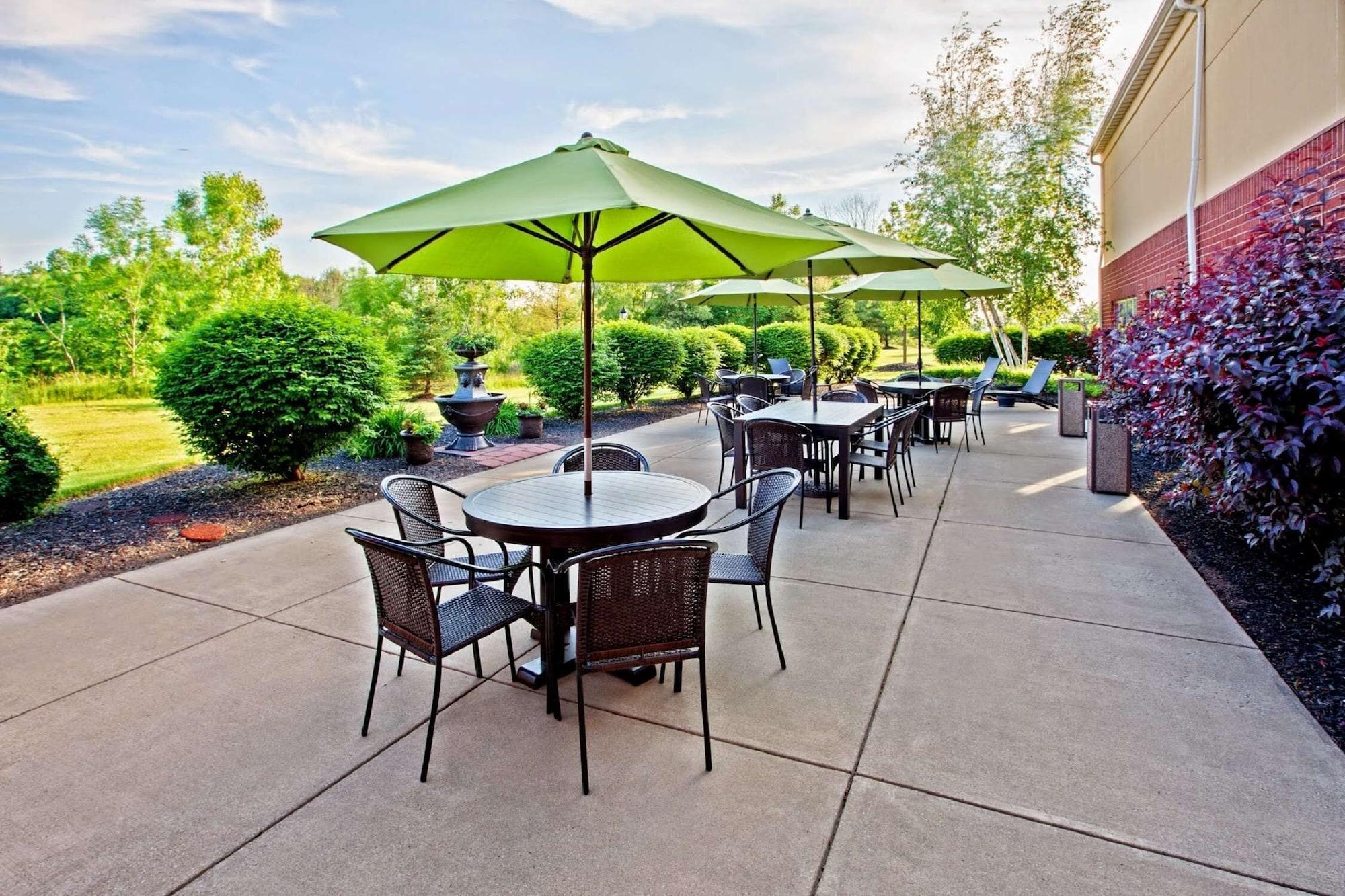 Vista Exterior Hampton Inn & Suites Cleveland Southeast/Streetsboro