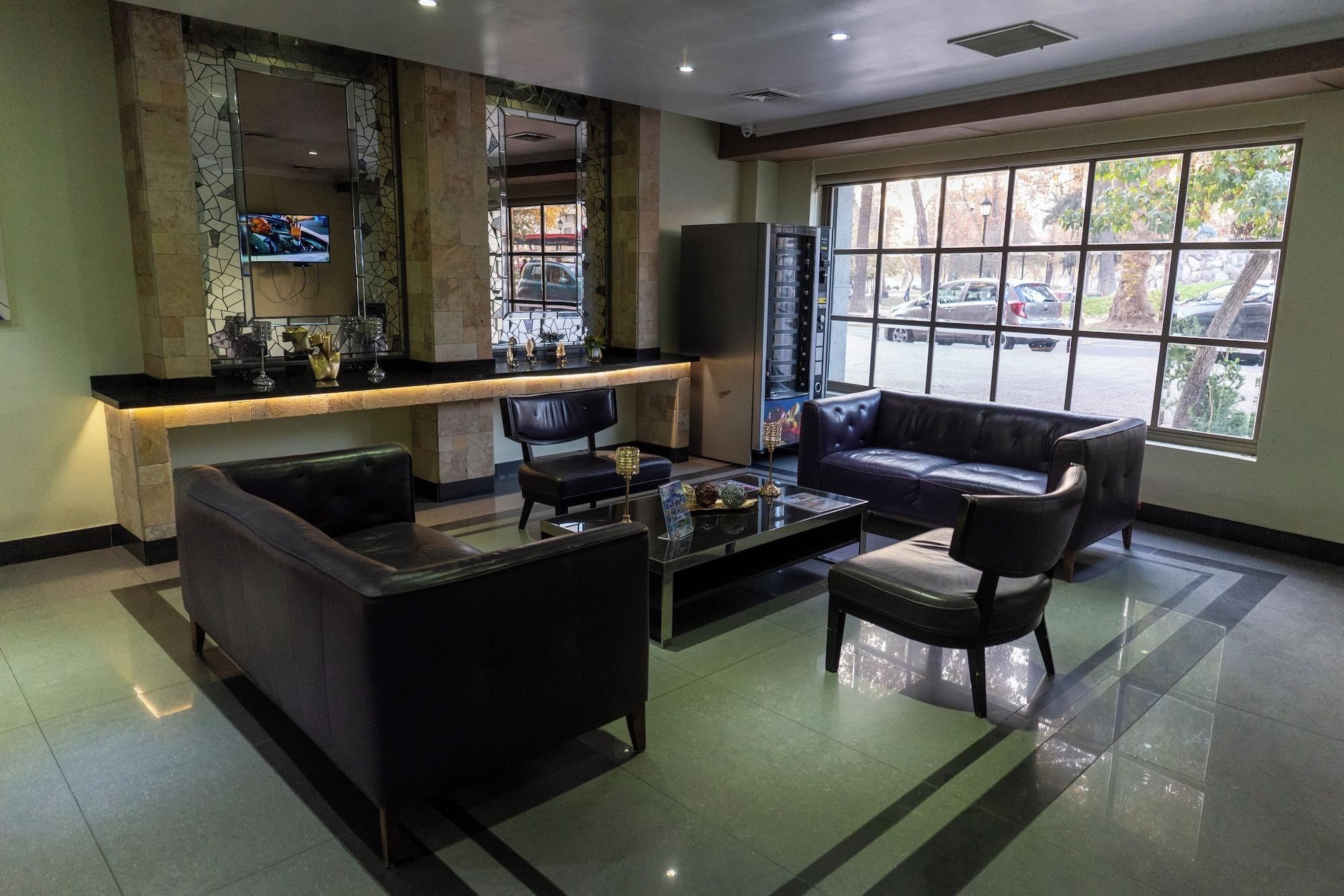 Vista Lobby Hotel Infinity Park Santiago