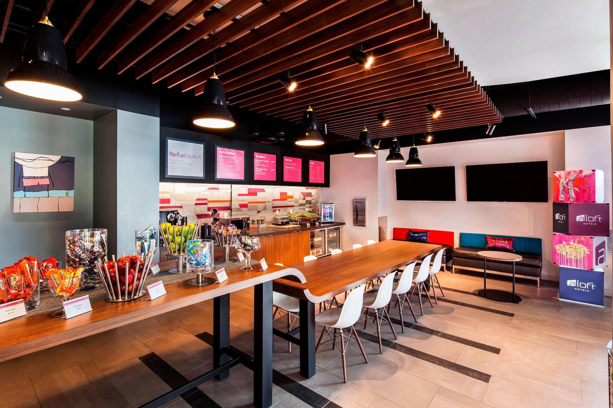 Restaurant Aloft by Marriott Miami Dadeland