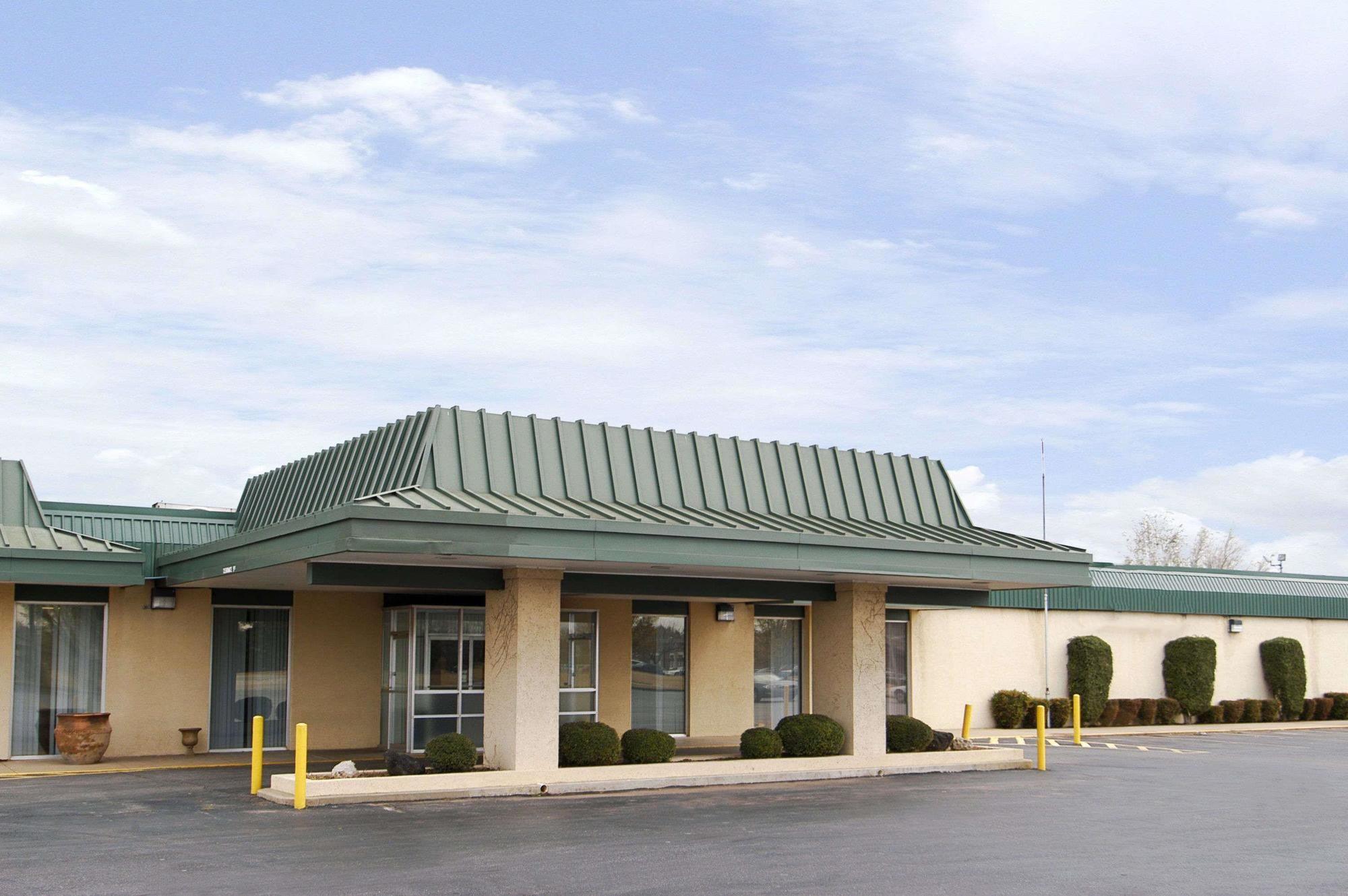 Varios Rodeway Inn