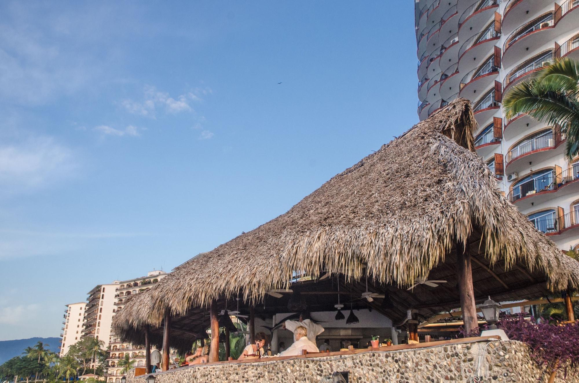 Bar/Salón Beach Front Girasol Sur Apartments