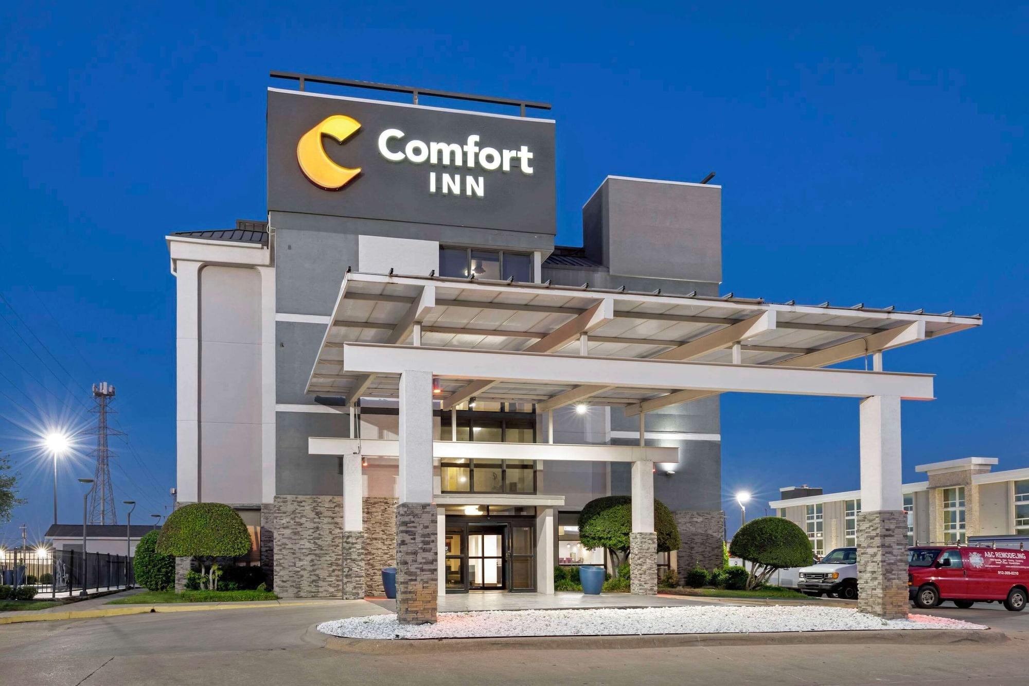 Vista Exterior Comfort Inn Dallas North Love Field Airport