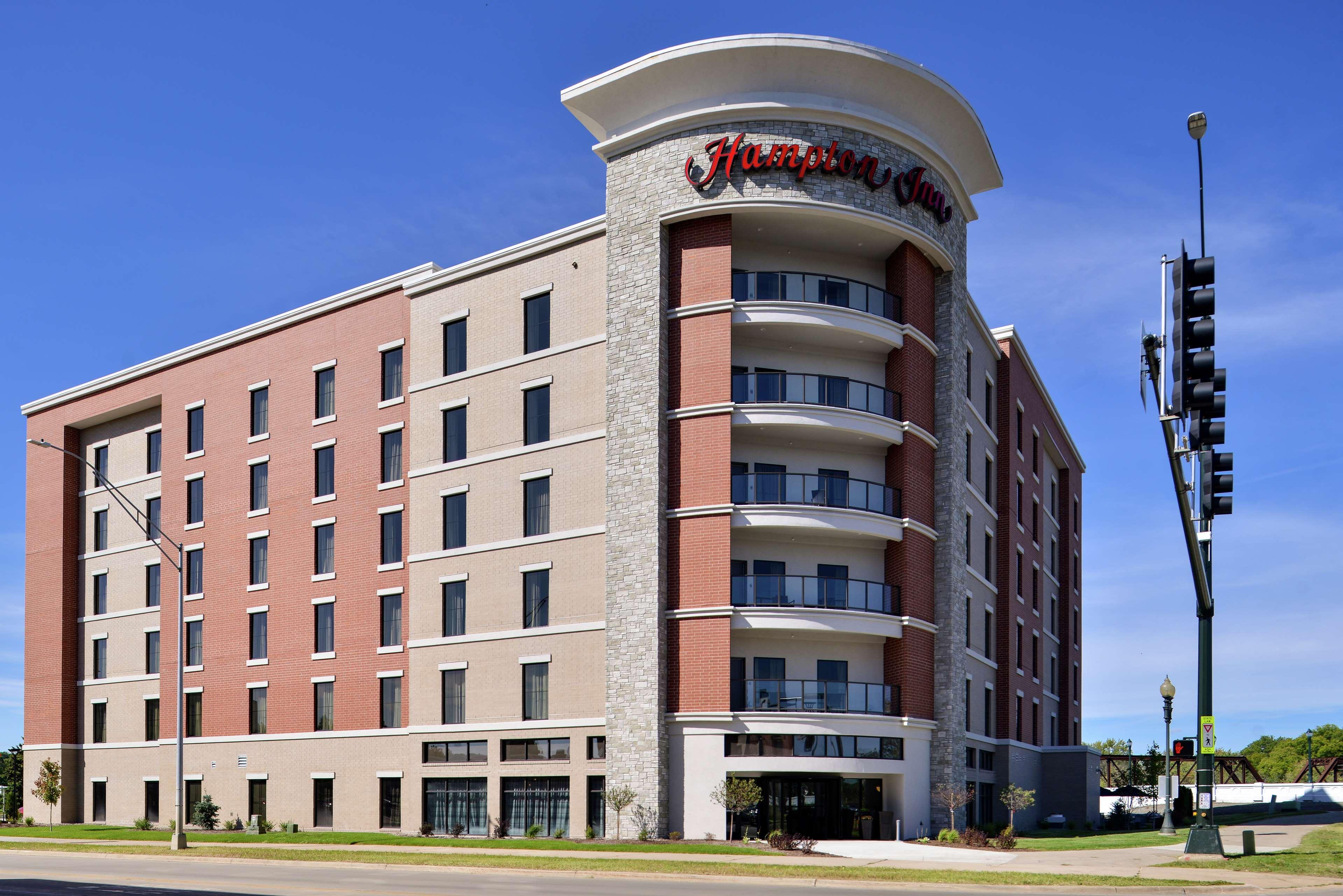 Vista Exterior Hampton Inn Cedar Falls Downtown