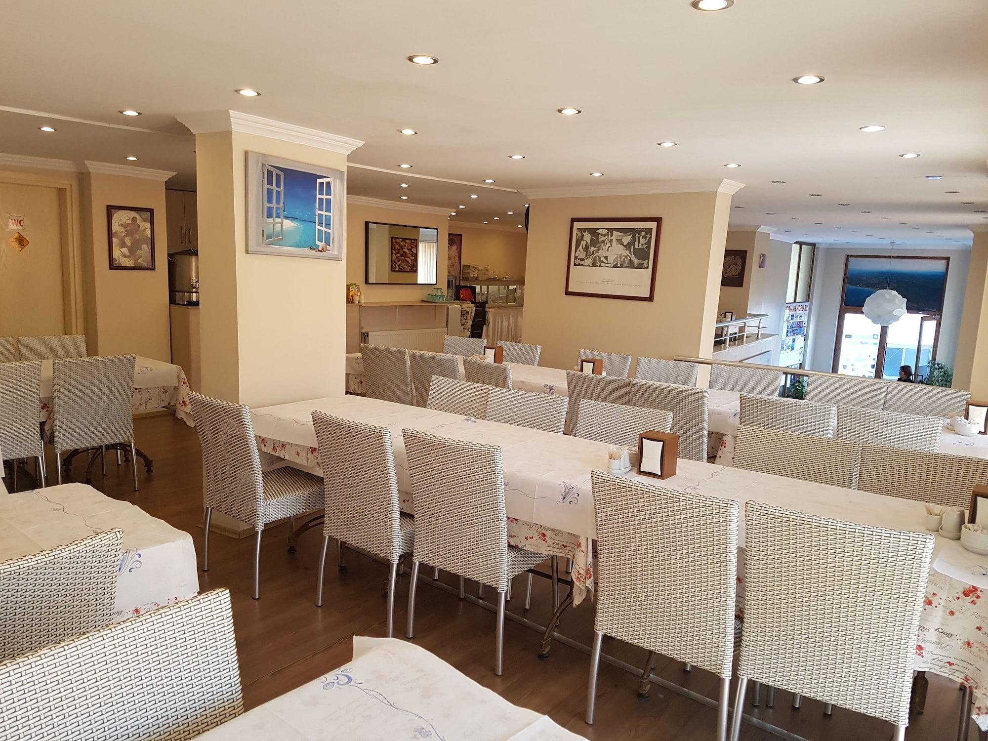 Restaurant Crowded House