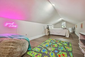 Alquiler Vacacional - 8 min to DWNTWN & Ybor!Cozy Bungalow in Seminole Heights!3 BDRM 3 BTHRM & LOFT!