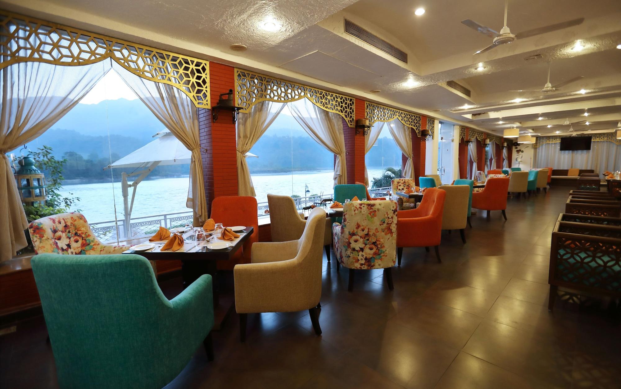 Restaurant GANGA KINARE- A Riverside Boutique Resort, Rishikesh