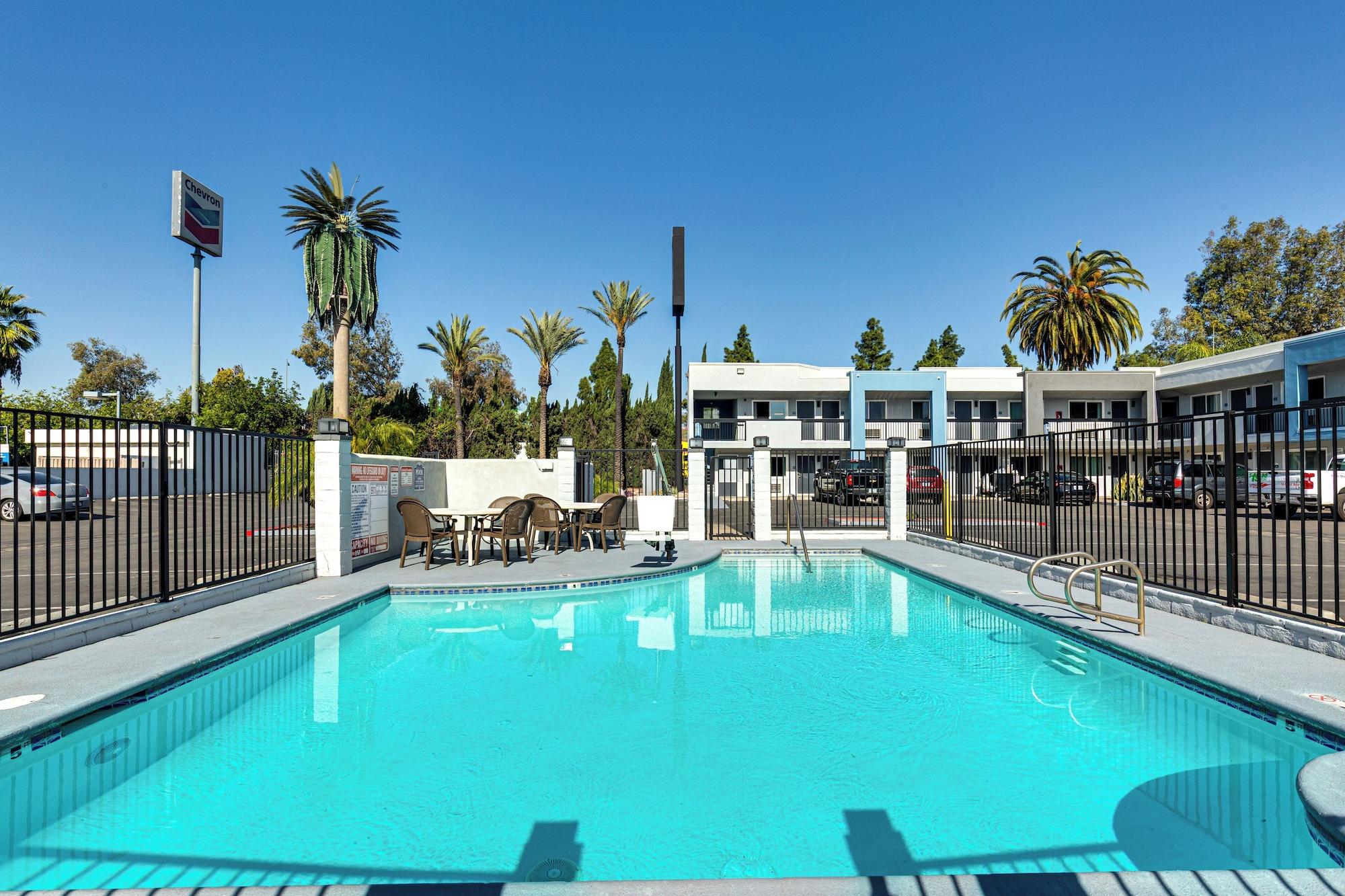 Vista Piscina Hotel Seville