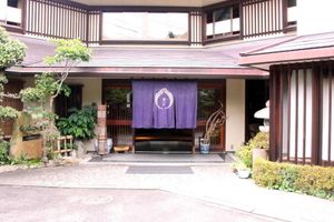 Alojamiento - Ena Toutaro