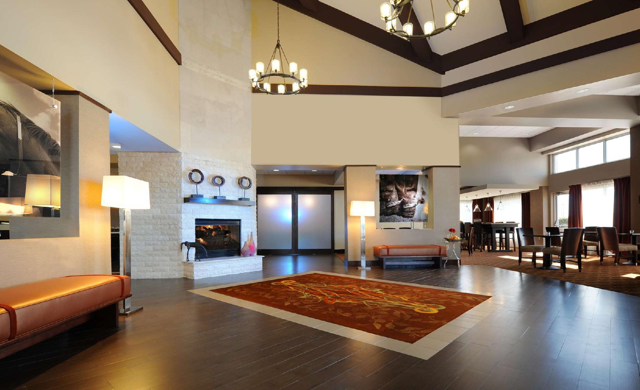 Vista Lobby Hampton Inn & Suites N. Ft. Worth-Alliance Airport