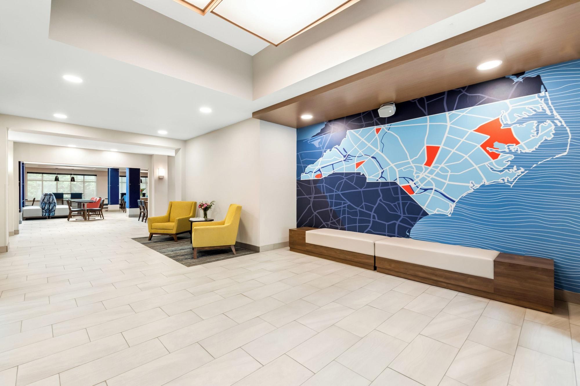 Vista Lobby Holiday Inn Express & Suites Sylva - Western Carolina Area by IHG