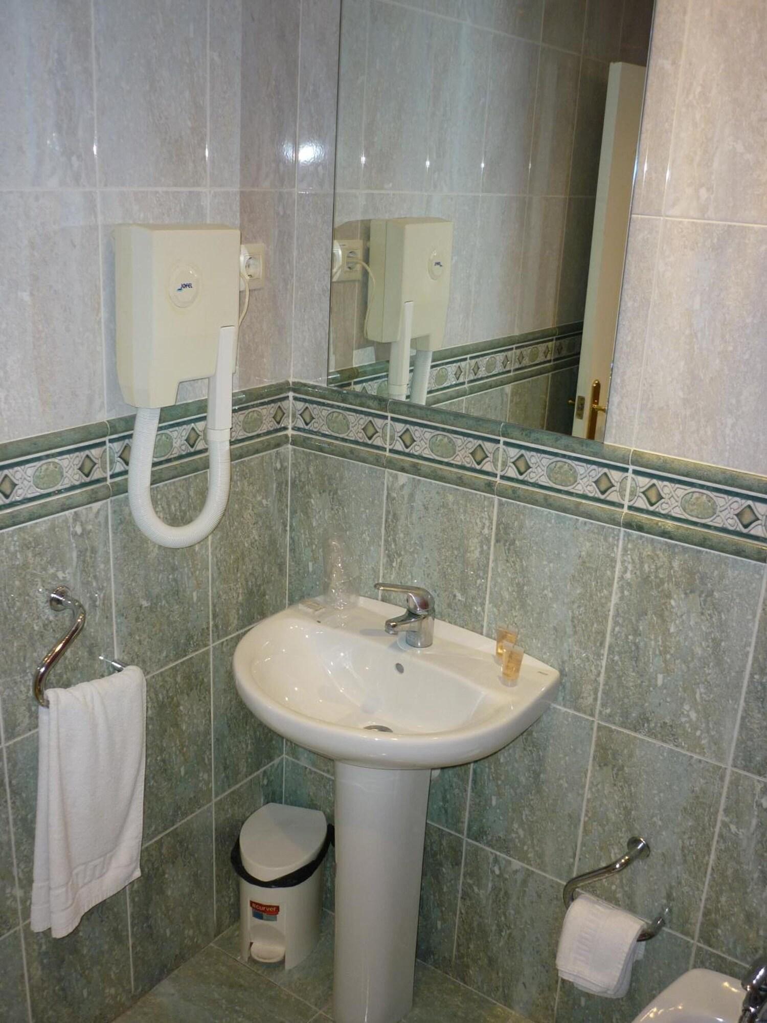 Equipamiento de Habitación Hotel Tuto