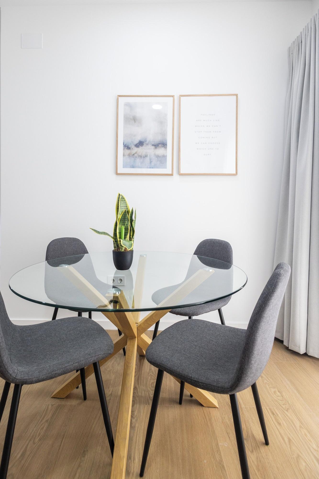 Equipamiento de Habitación Imprenta Sorolla by Concept