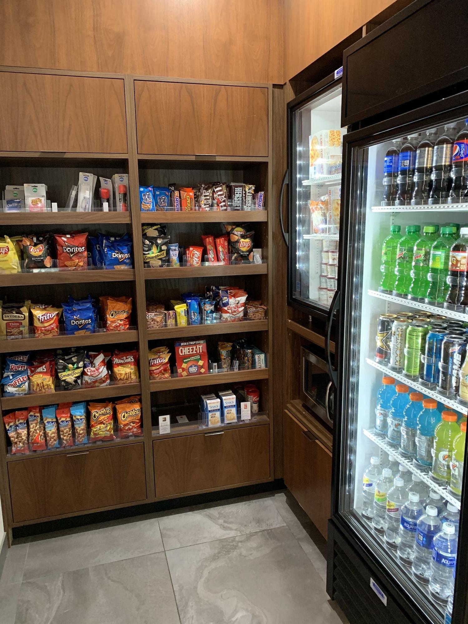 Bar/Salón Fairfield Inn & Suites by Marriott New York Staten Island