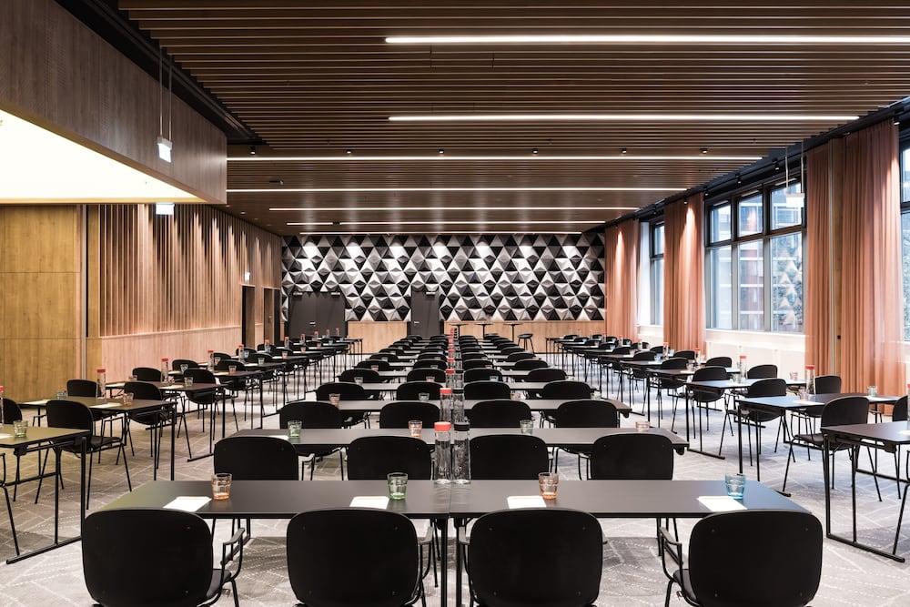 Hotel Wyndham Grand Frankfurt