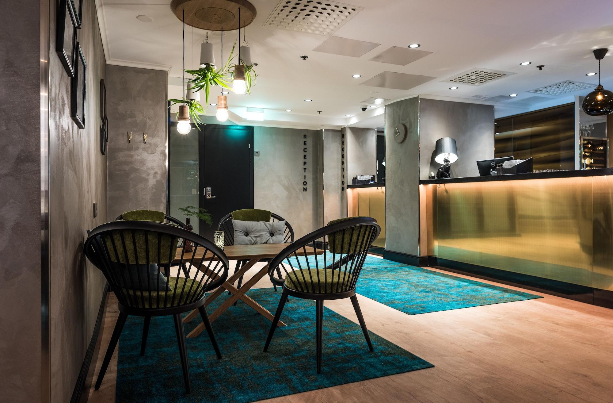 Vista Lobby Hotelli Verso