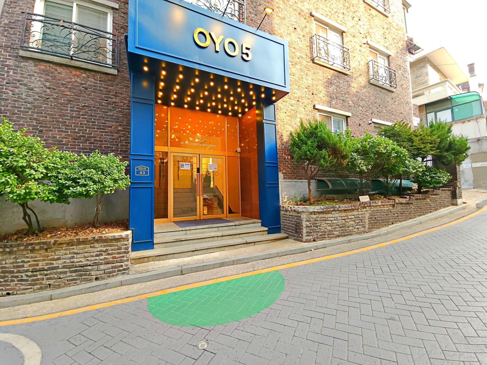 Vista Exterior OYO Hostel Myeongdong 5