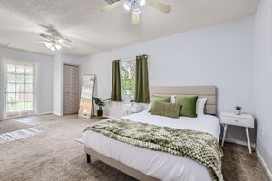 Alquiler Vacacional - Spacious Tampa Haven: Games / Pool / 7-15 min From Everything