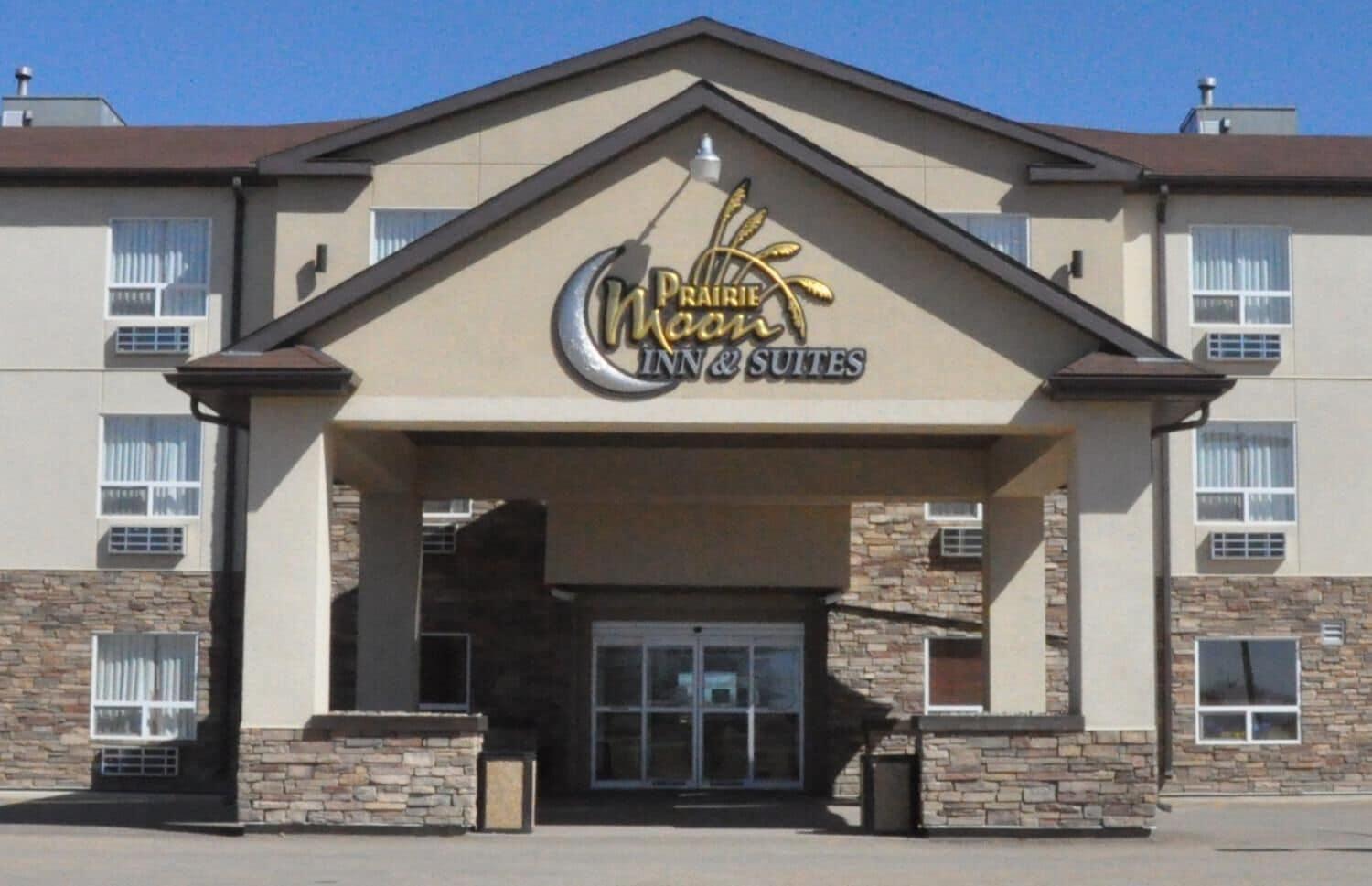 Vista Exterior Prairie Moon Inn & Suites Unity