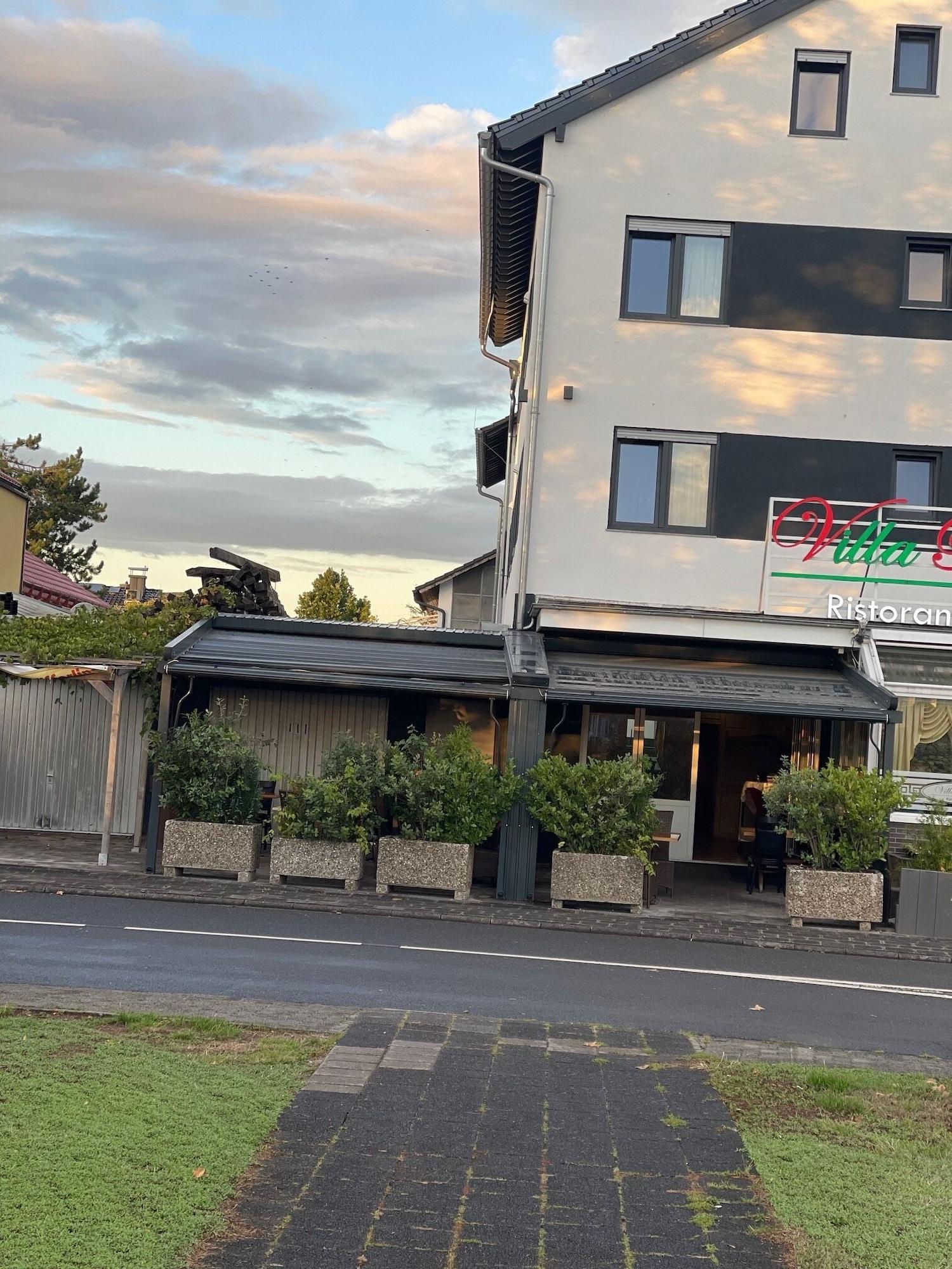Comodidades del Alojamiento Hotel Restaurant Villa Romana