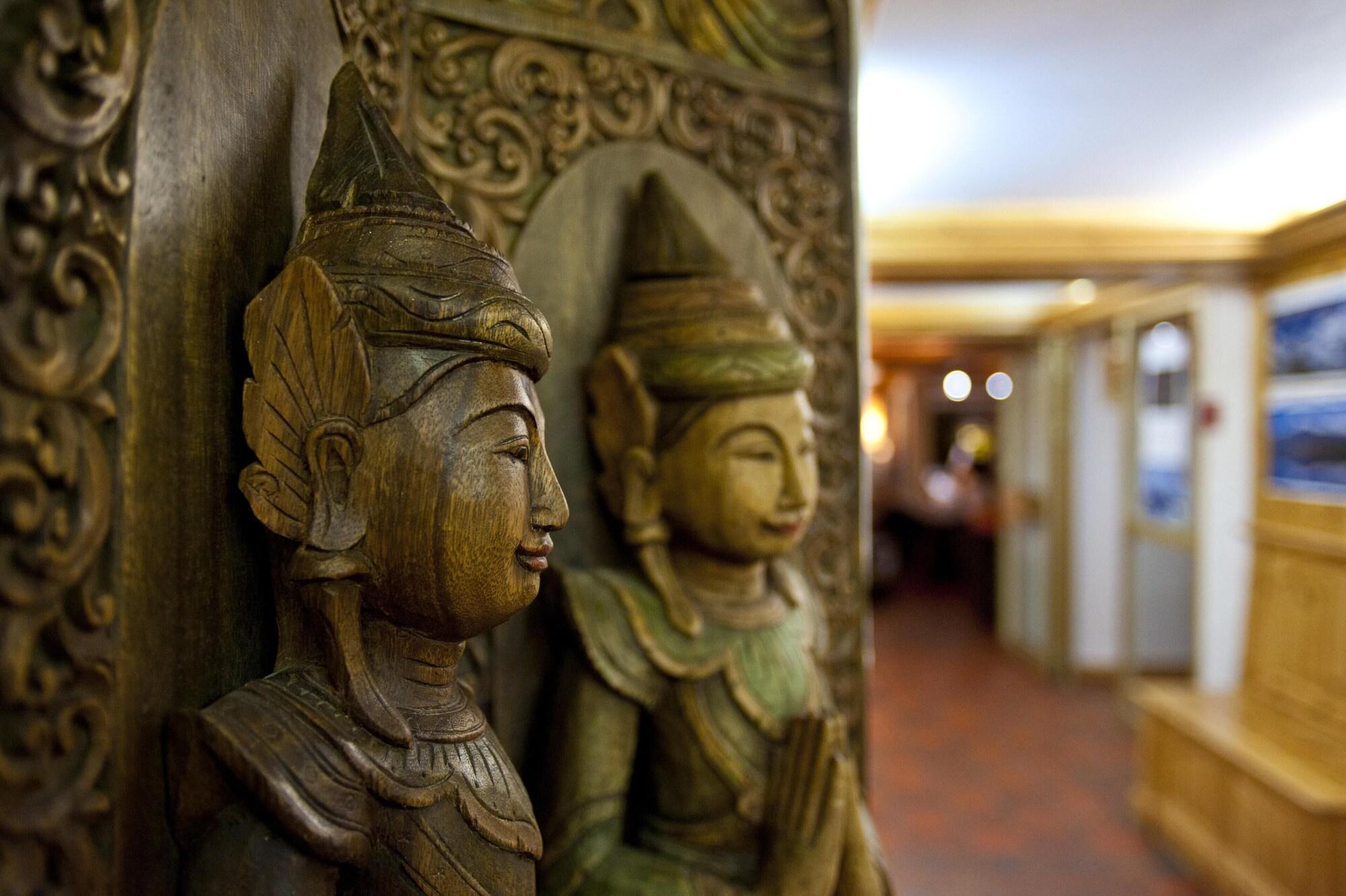 Vista Lobby Hôtel Les Sherpas