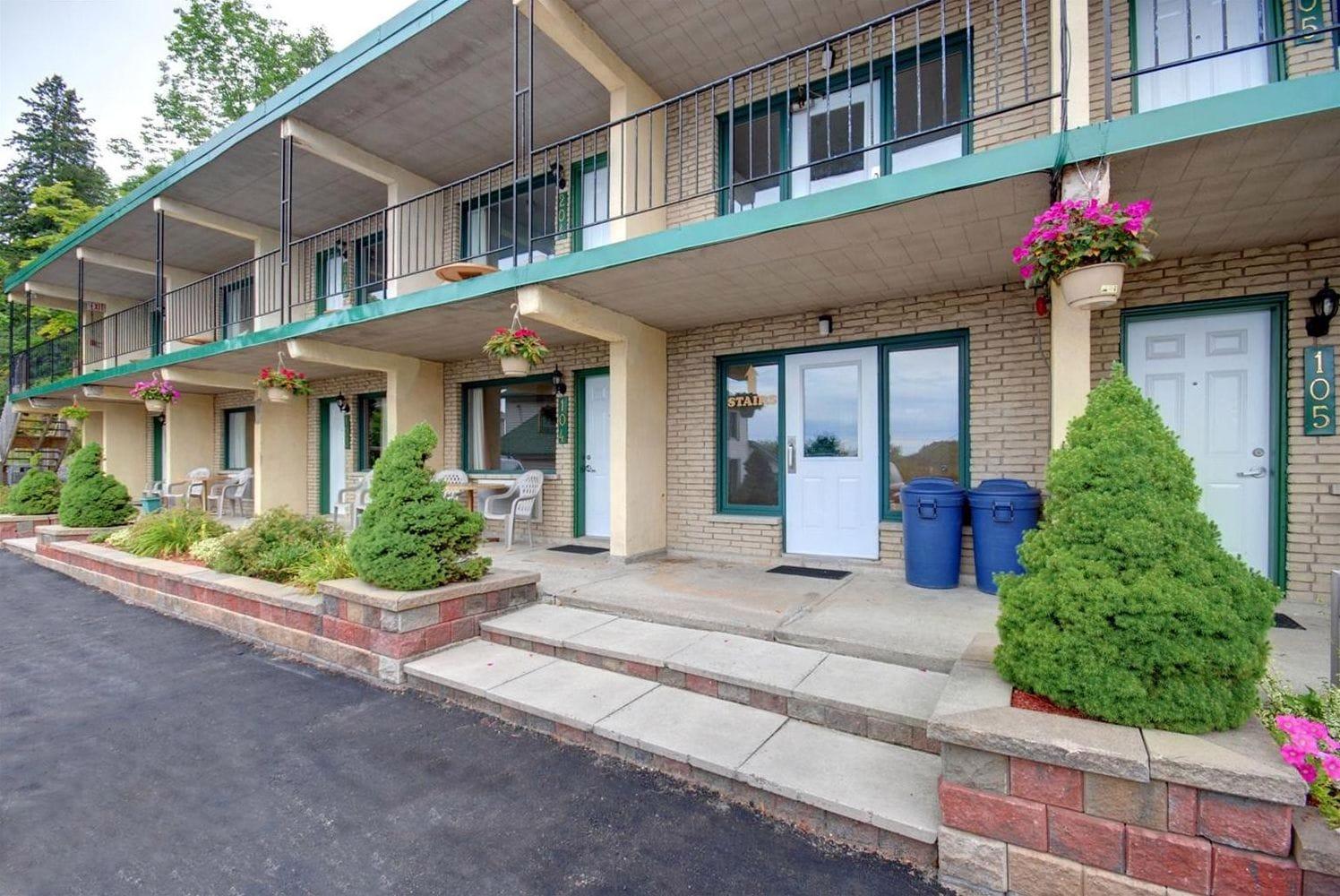 Vista Exterior Knights Inn Huntsville, ON