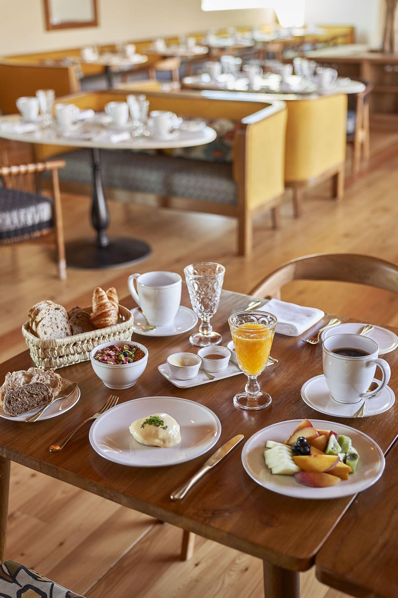 Restaurant Praia do Canal Nature Retreat Small Luxury Hotels of the World.