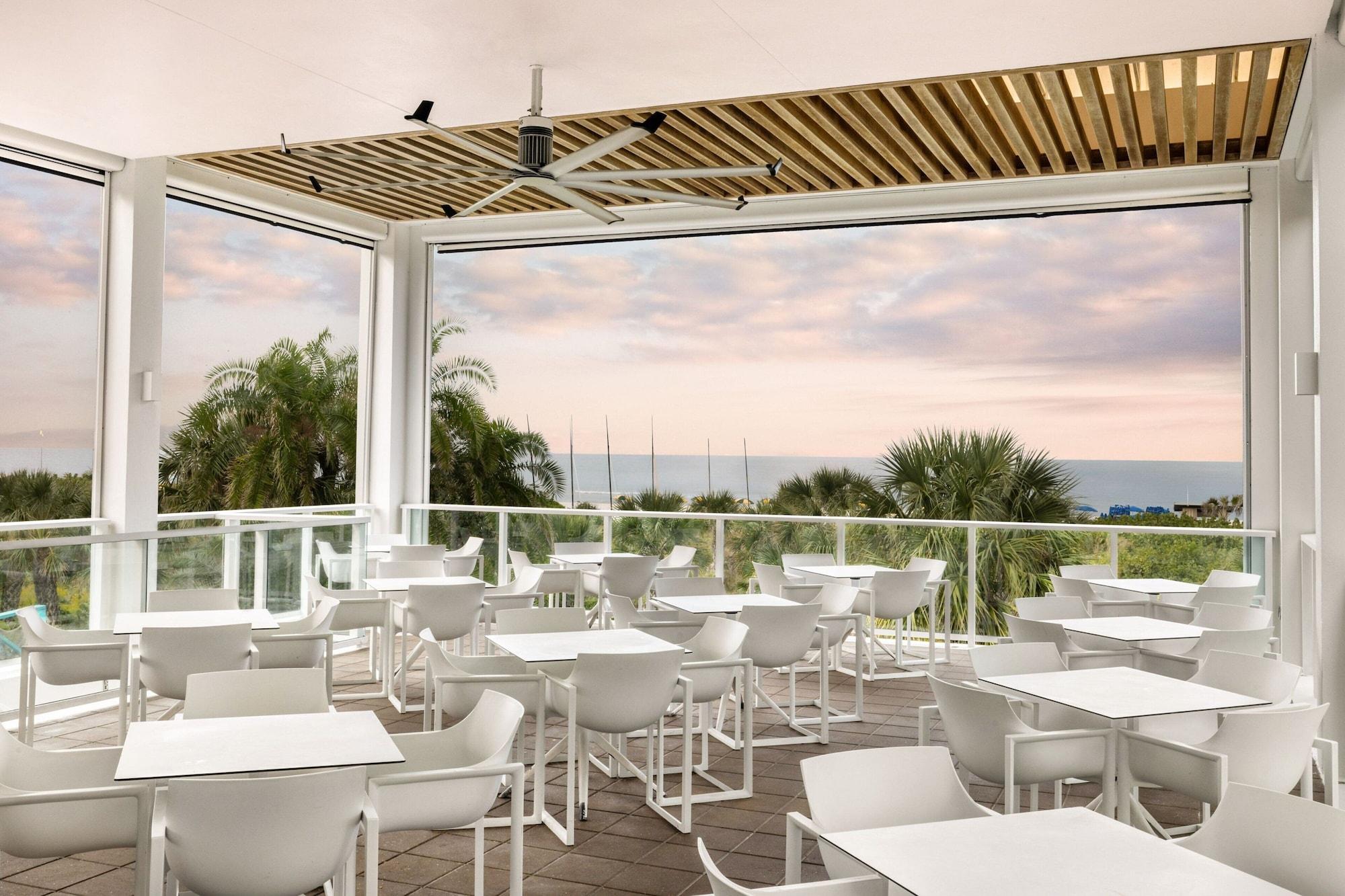 Restaurant Marriott's Crystal Shores