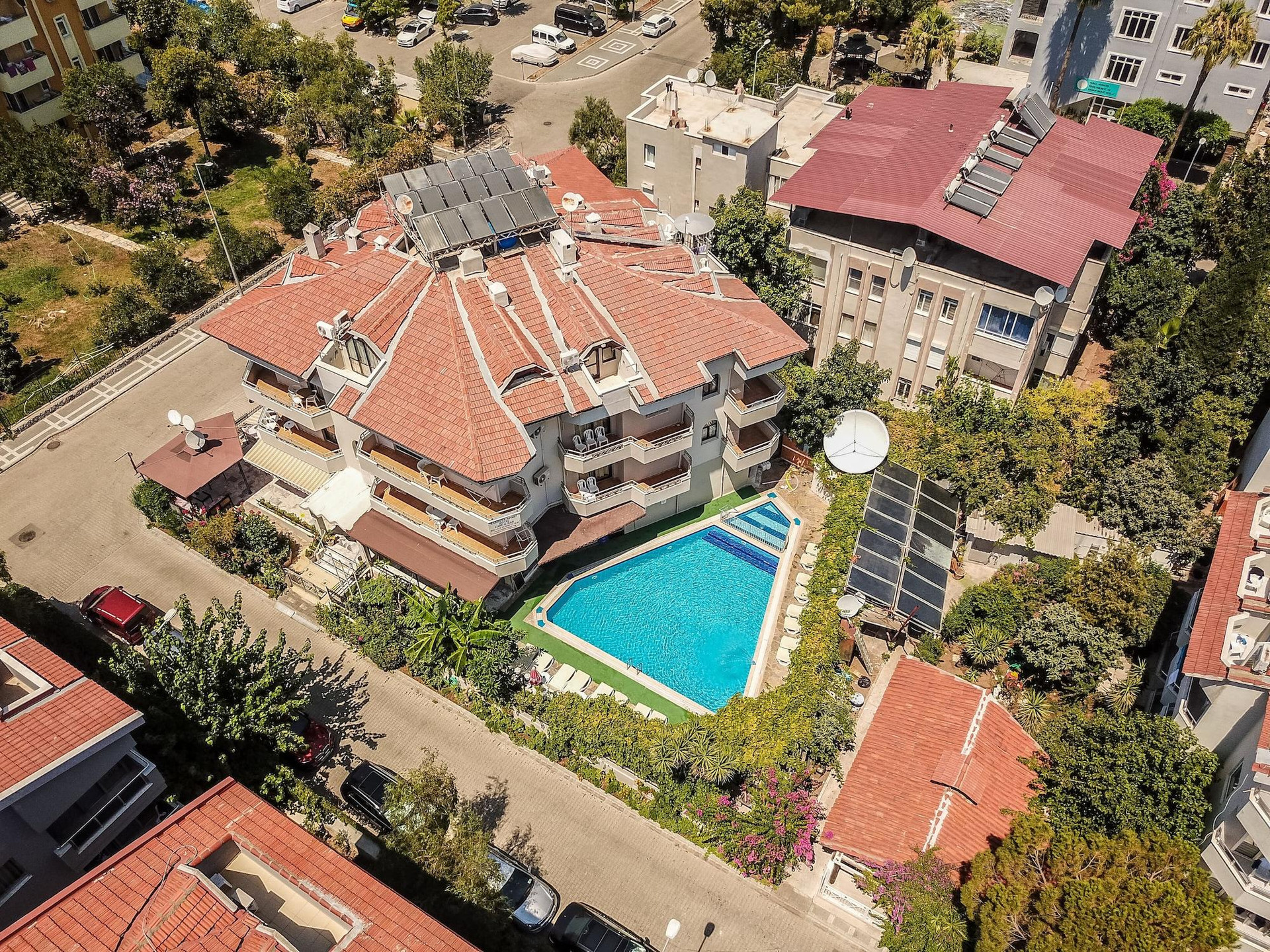 Vista Exterior Kamelya Apartments