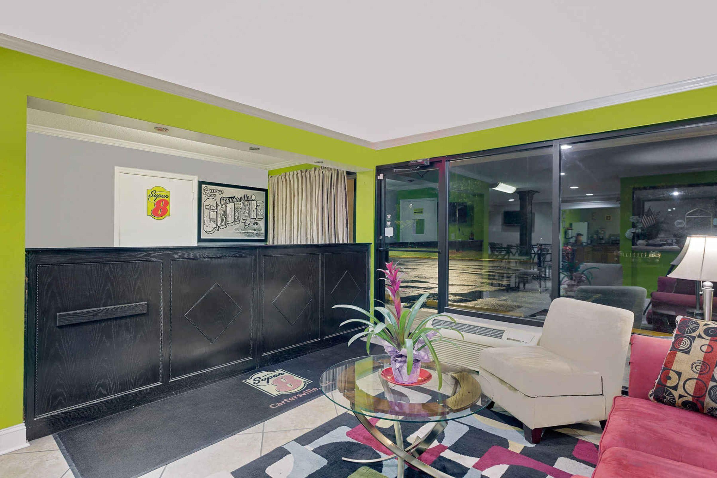 Vista Lobby Super 8 by Wyndham Cartersville