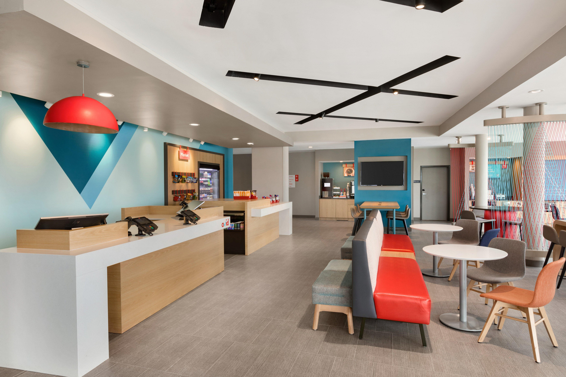 Vista Lobby avid hotels CHICAGO O’HARE – DES PLAINES