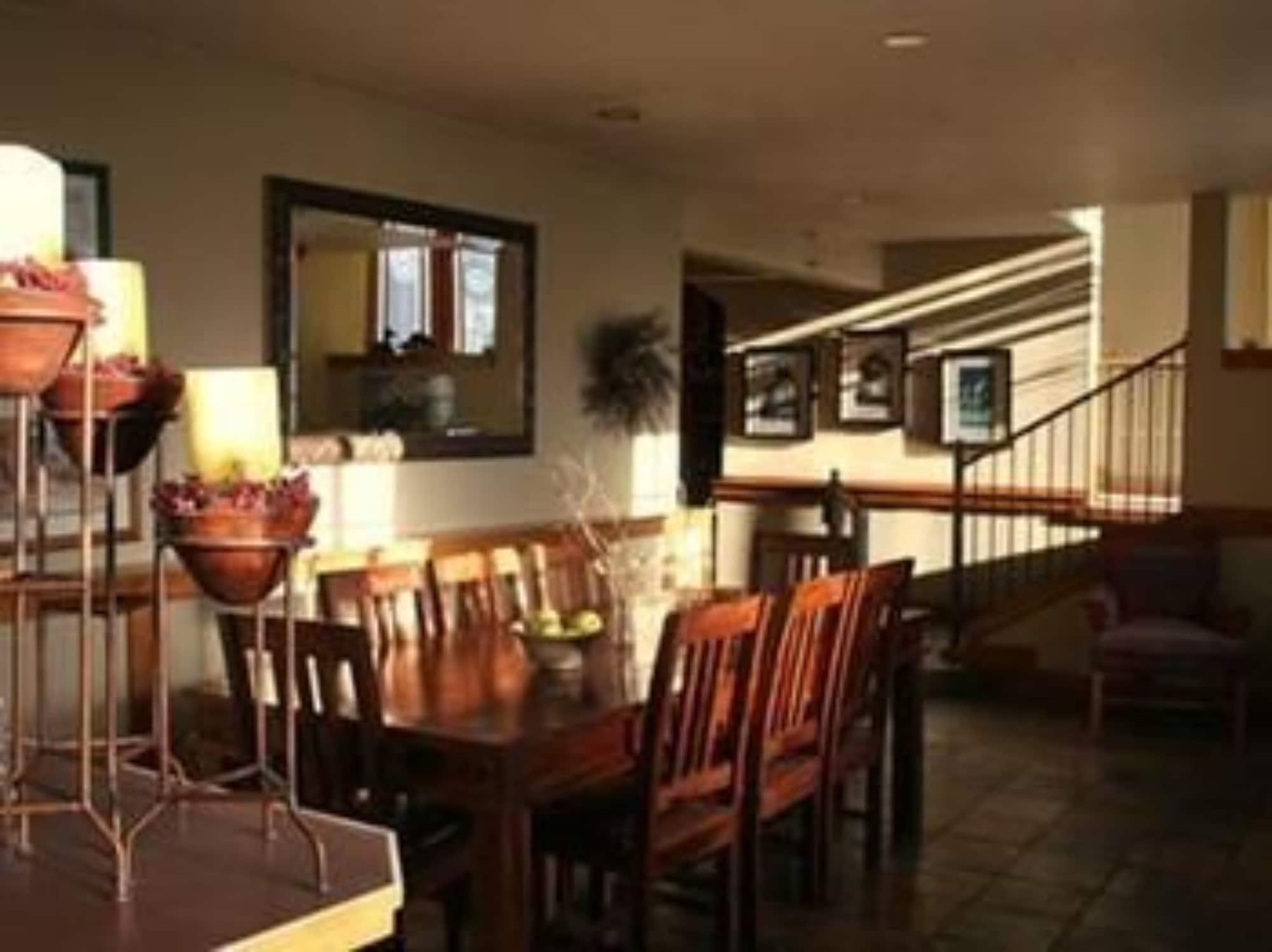 Vista Lobby Inn on the Creek