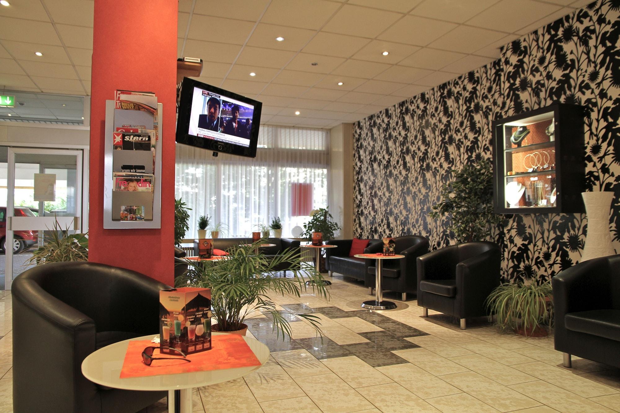 Vista Lobby Opal Hotel