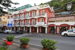 Alojamiento - Hotel Settebello