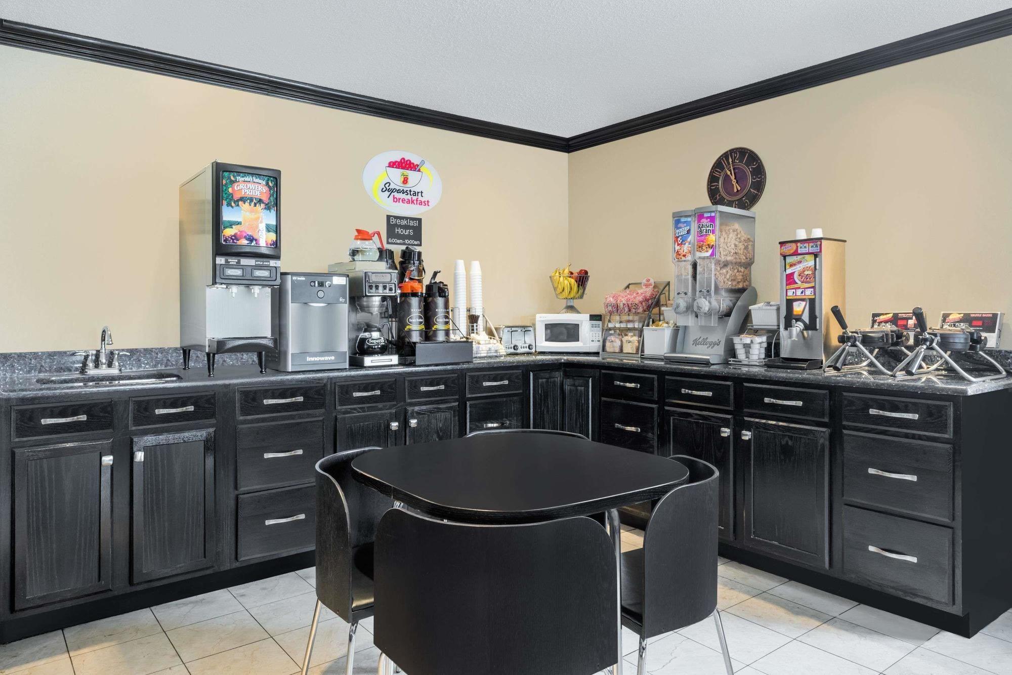 Comodidades del Alojamiento Super 8 by Wyndham Hanover