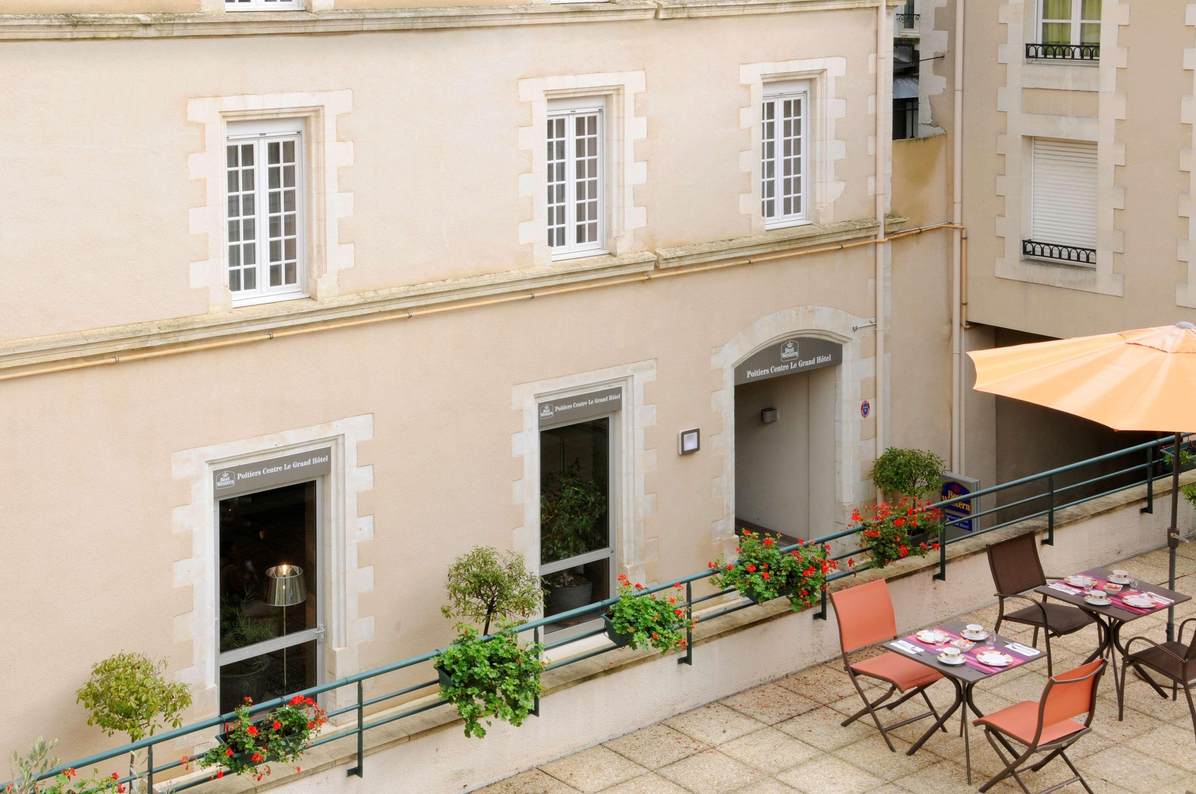 Vista Exterior Best Western Poitiers Centre Le Grand Hotel