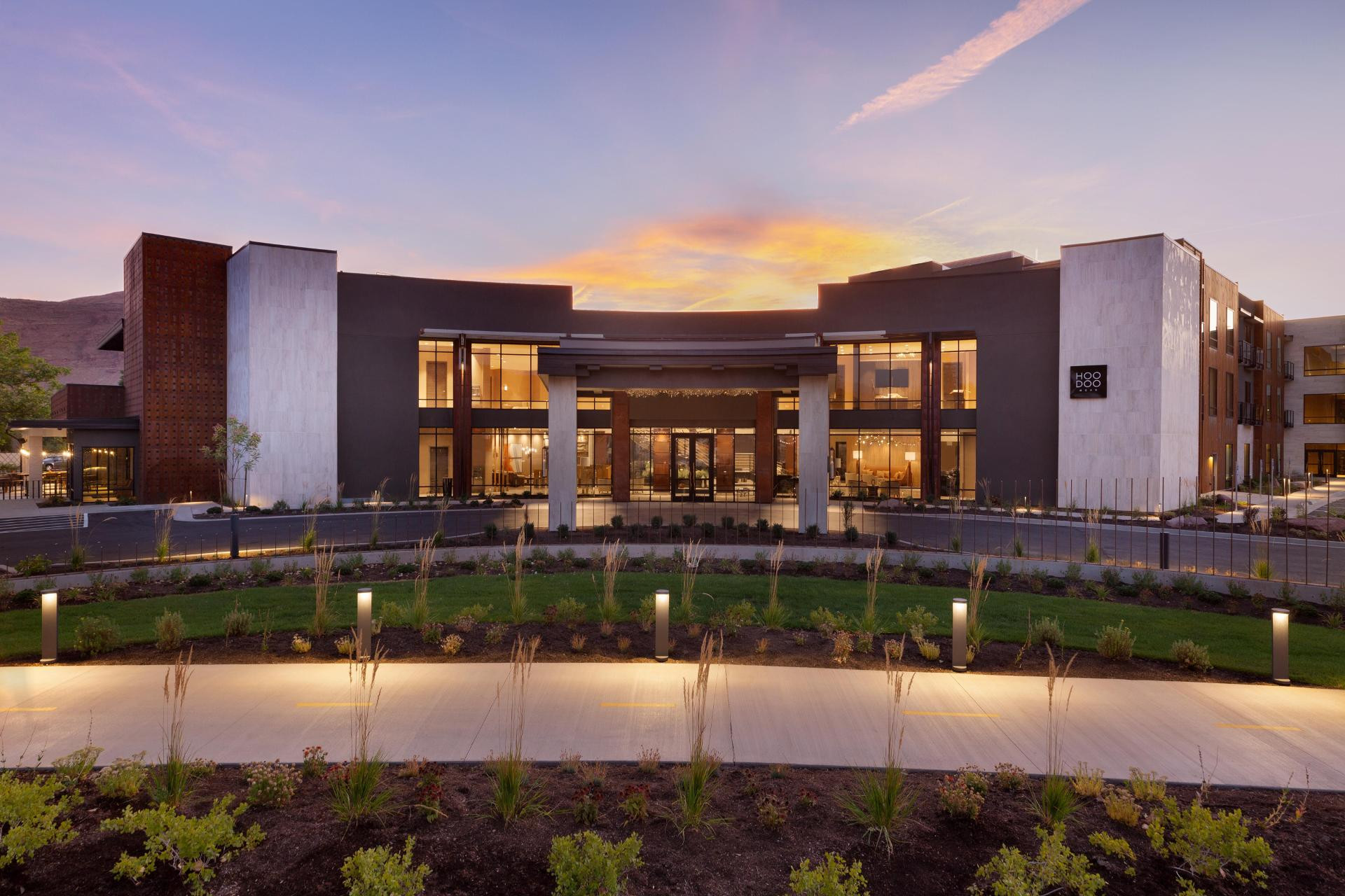 Vista Exterior Hoodoo Moab, Curio Collection by Hilton