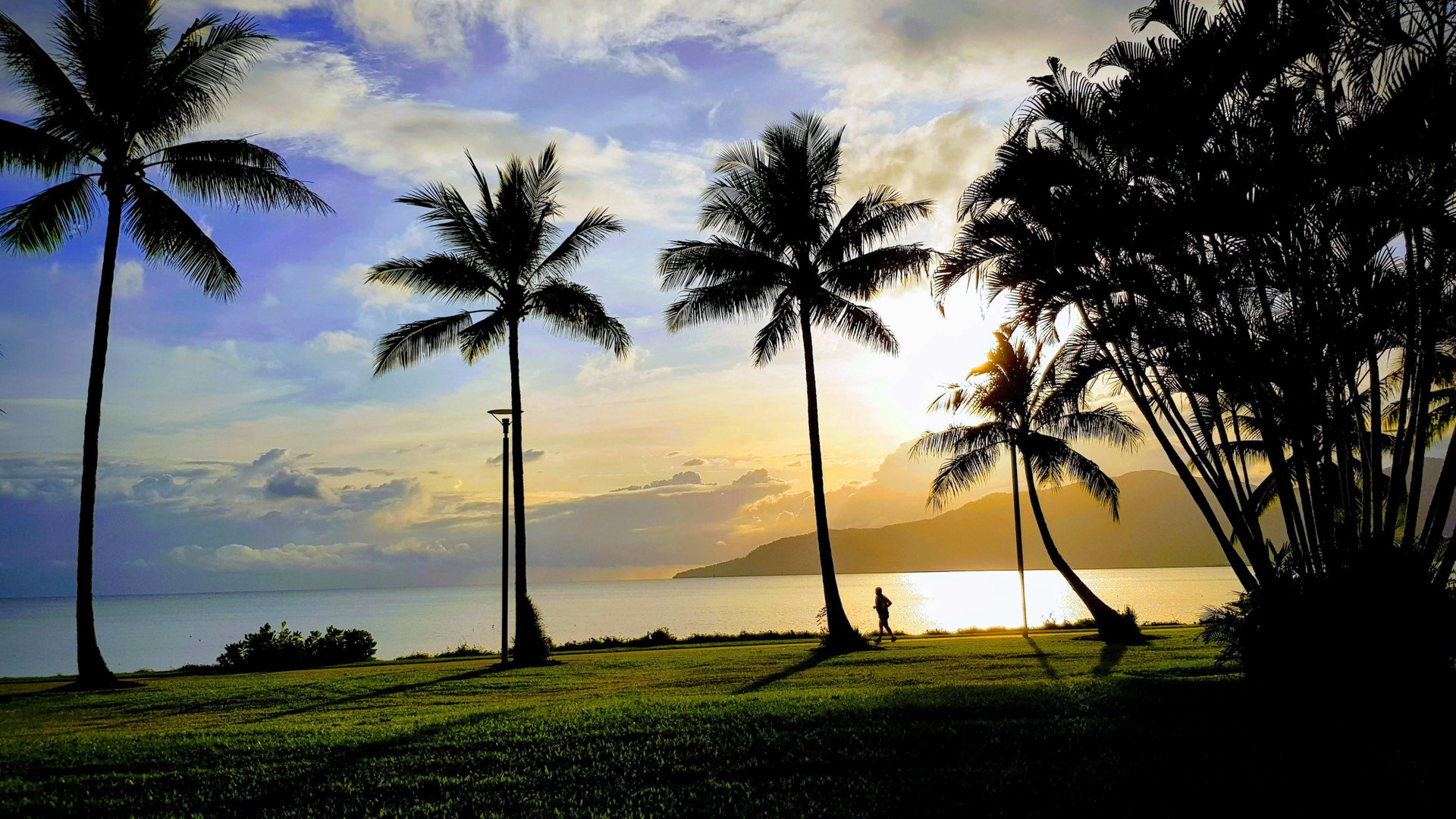 Vista Exterior Cairns Harbourside Hotel