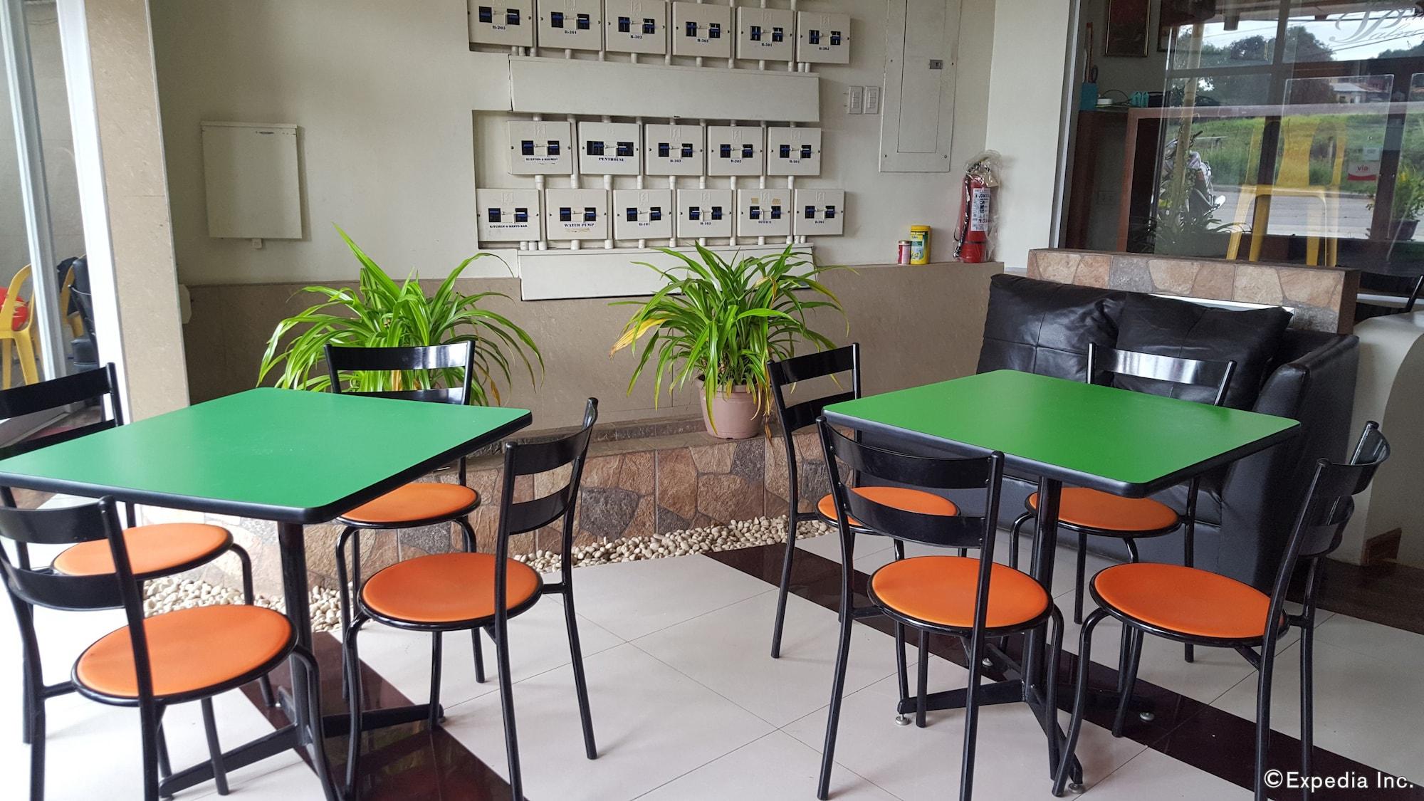Restaurant Palawan Palm Suites