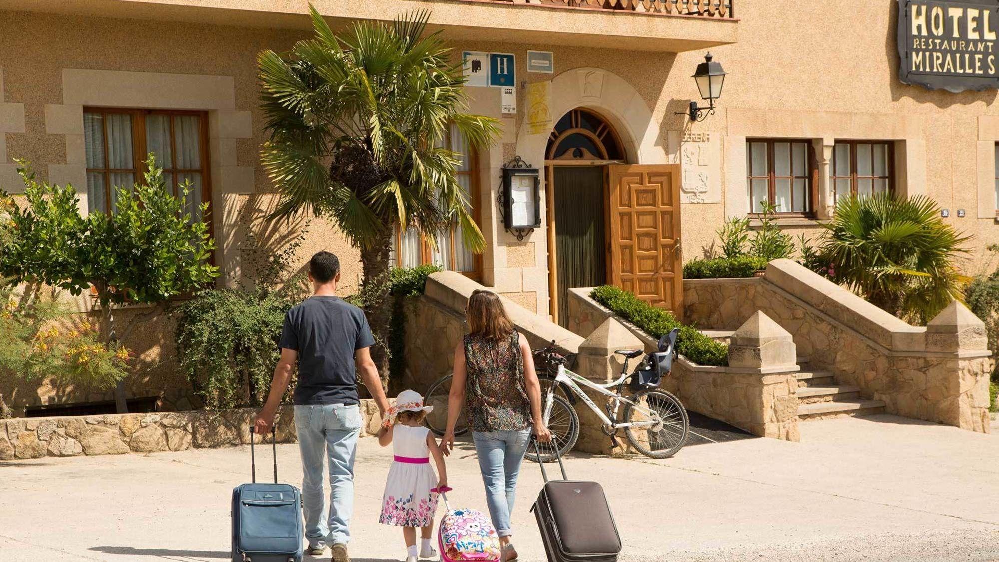 Vista Exterior Hotel Miralles