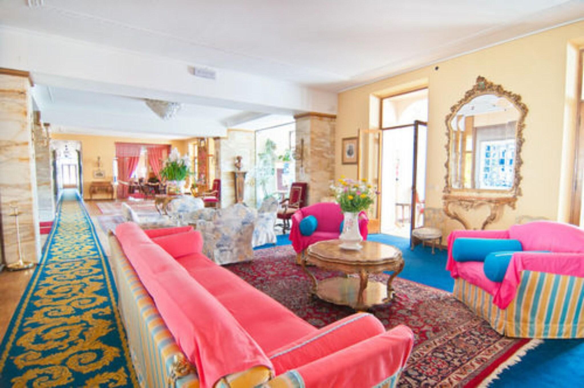 Vista Lobby Grand Hotel Londra