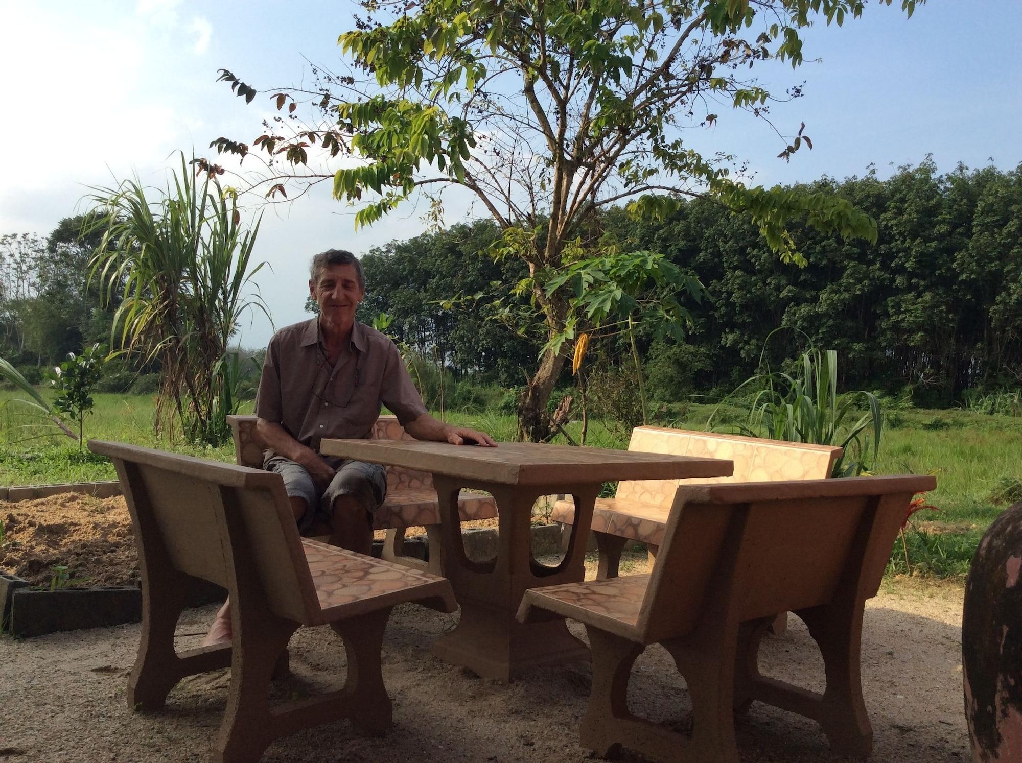 Restaurant Health Care Land