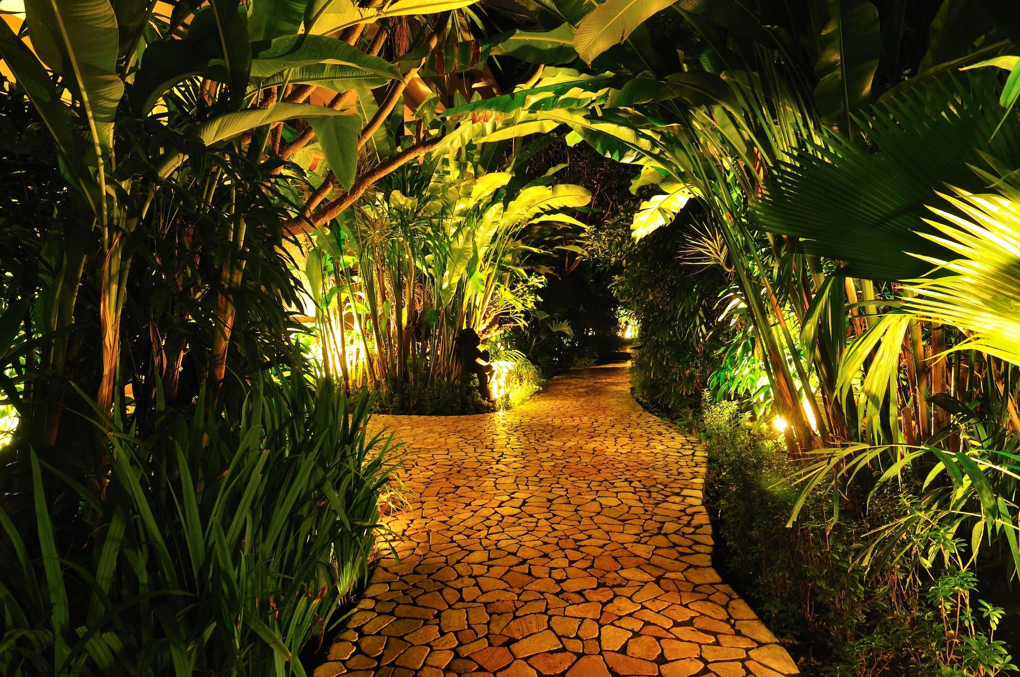 Vista Exterior Hotel Kumala Pantai
