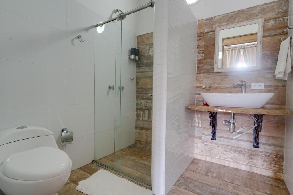 Equipamiento de Habitación Hotel Granada Embassy