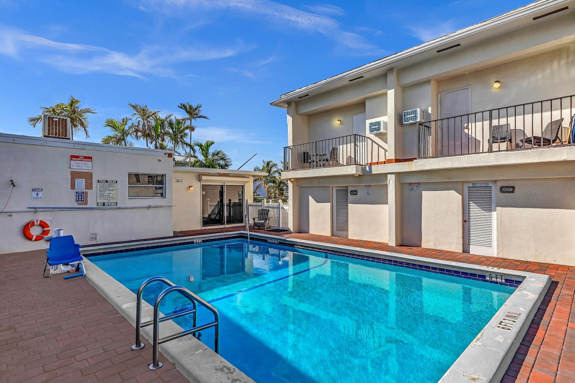 Vista Piscina Sun Beach Inn