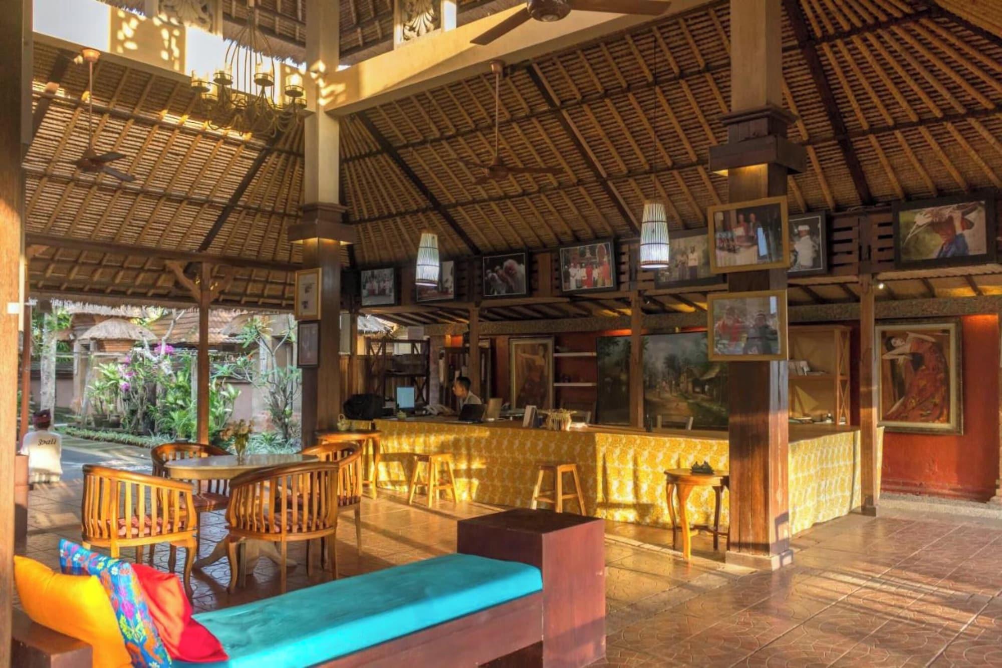 Vista Lobby Puri Taman Sari Hotel