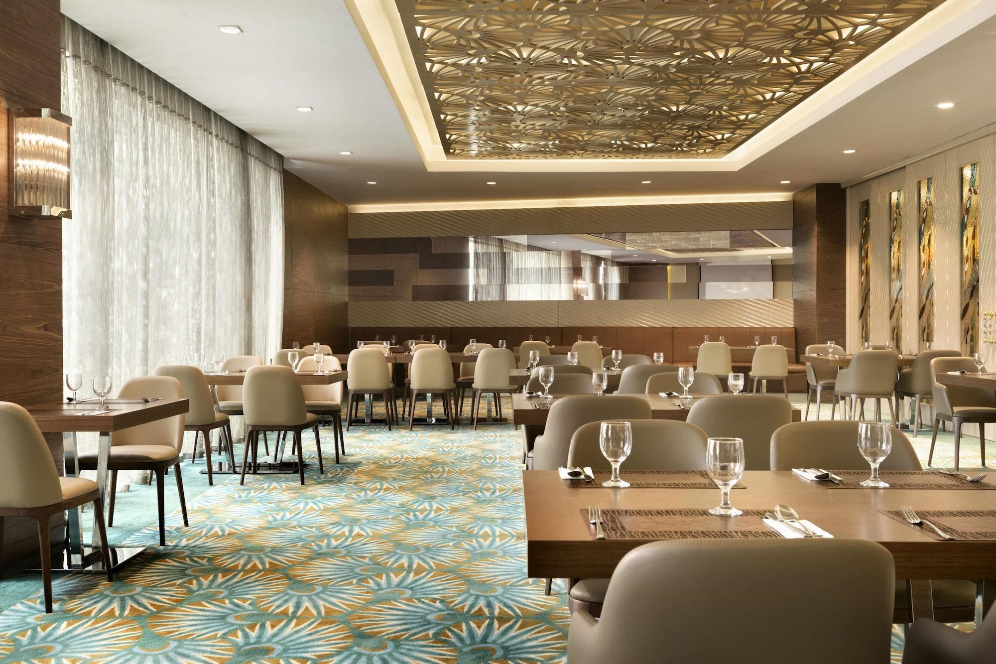 Restaurant Ramada by Wyndham Gemlik